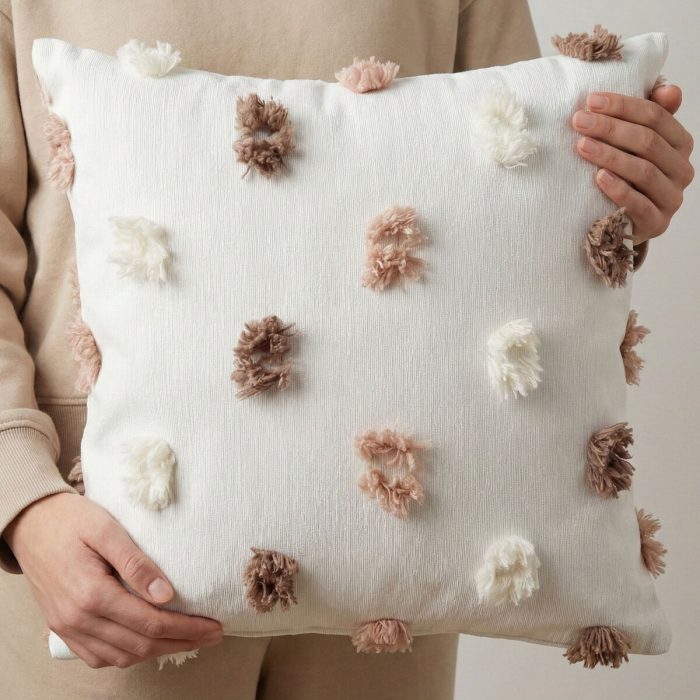 Premium Dokulu Dekoratif Kırlent Kılıfı 45x45 cm – Kabartmalı Desenli, Yüksek Kalite Kumaş